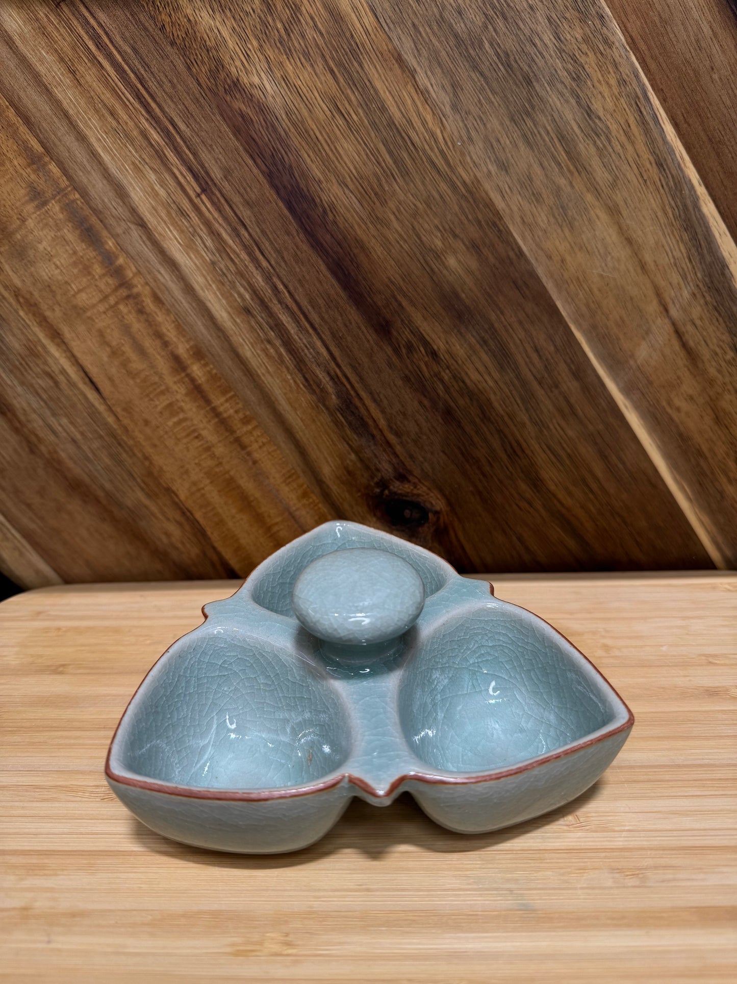 وعاء حجر للمعابيج .. Stone pickle plate